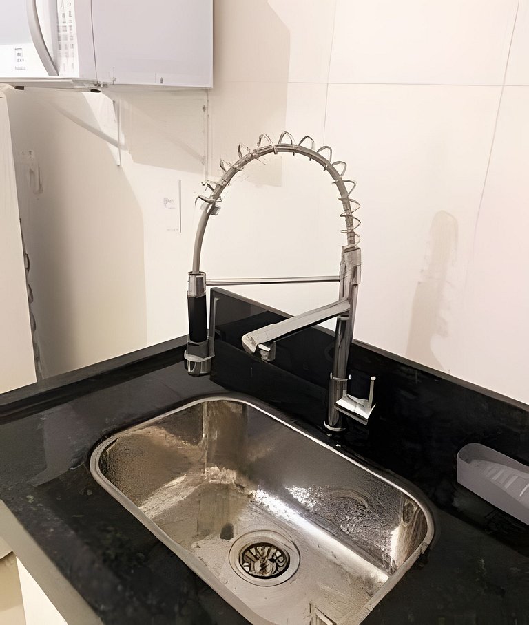 Ap de 1 quarto, com TV, maquina de lavar e garagem