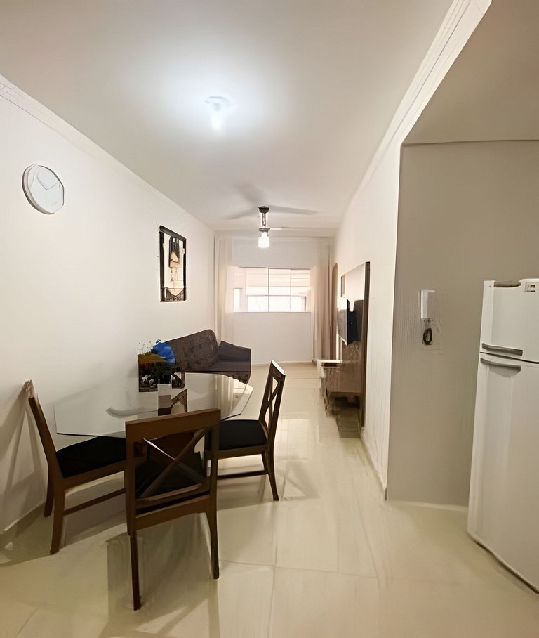 Ap de 1 quarto, com TV, maquina de lavar e garagem