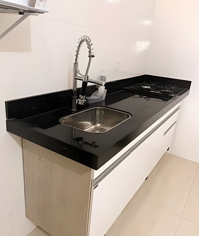 Ap de 1 quarto, com TV, maquina de lavar e garagem