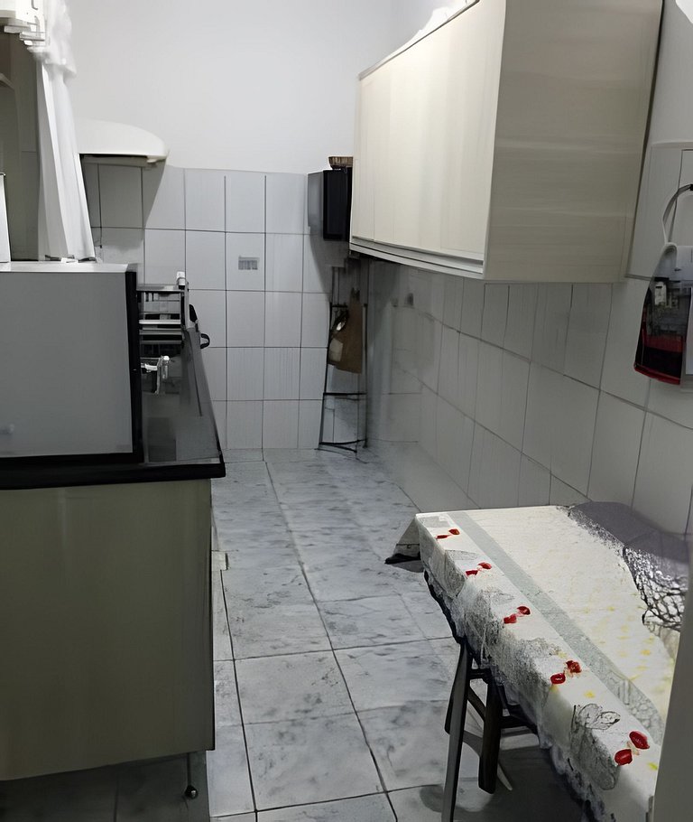 Casa  no centro 3 quartos 2 banheiros otima localização