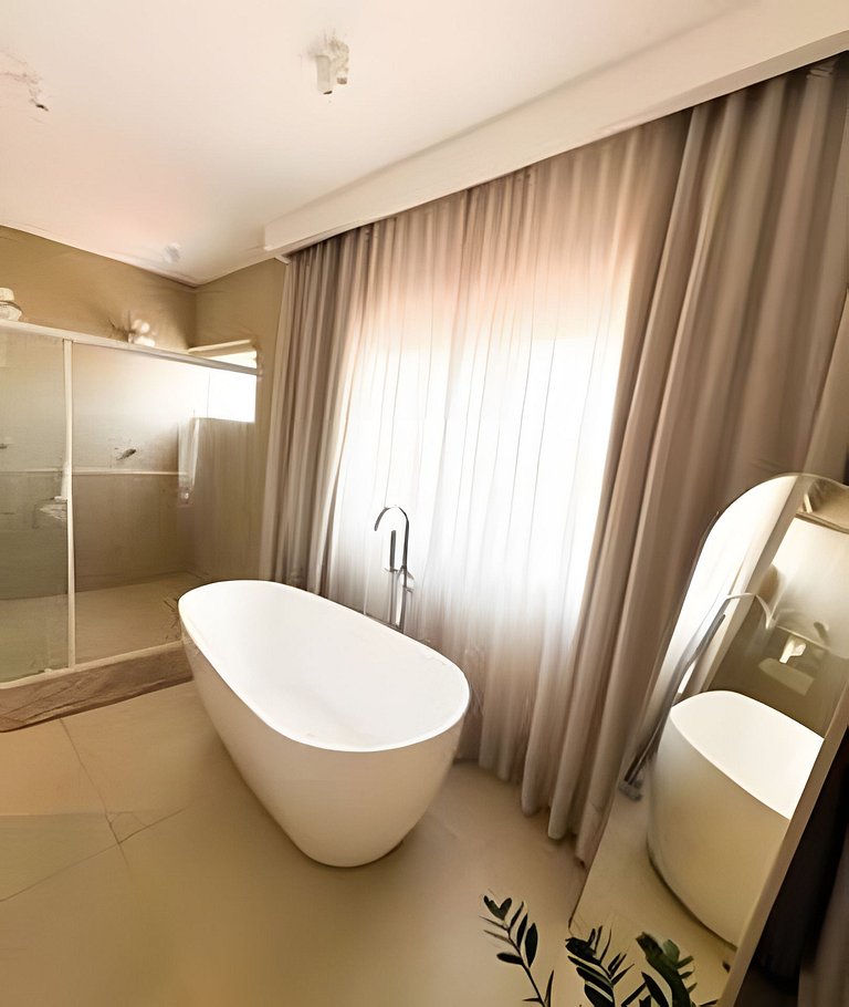 Apartamento de 3 Suites com Ar no Centro