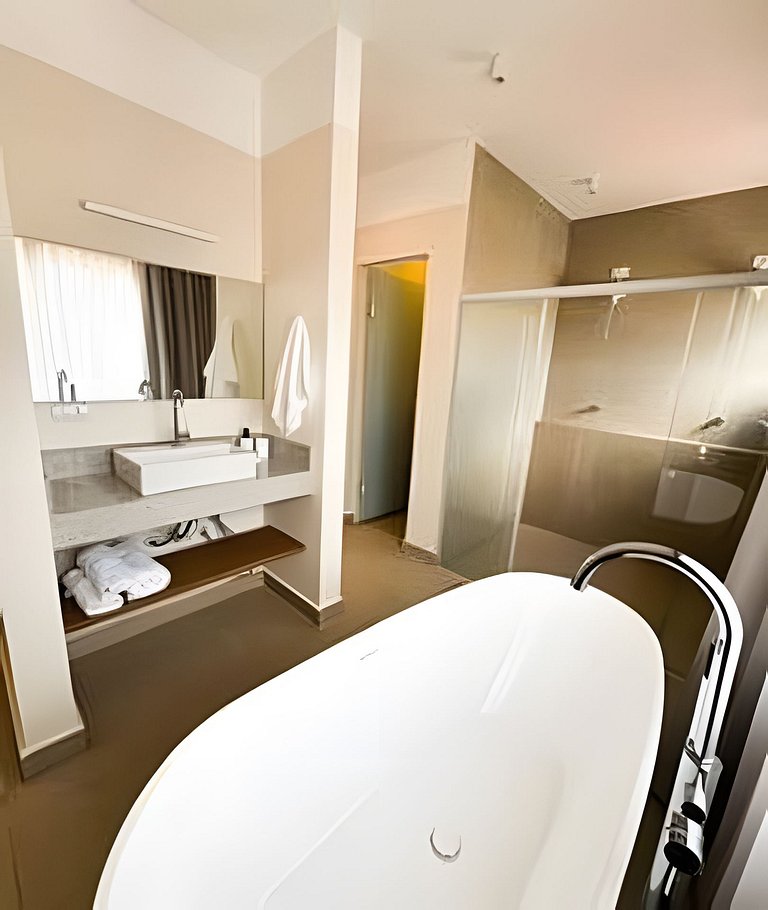 Apartamento de 3 Suites com Ar no Centro