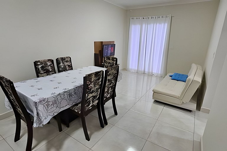 Apto com 3 Quartos 2 Banheiros com Churrasqueira