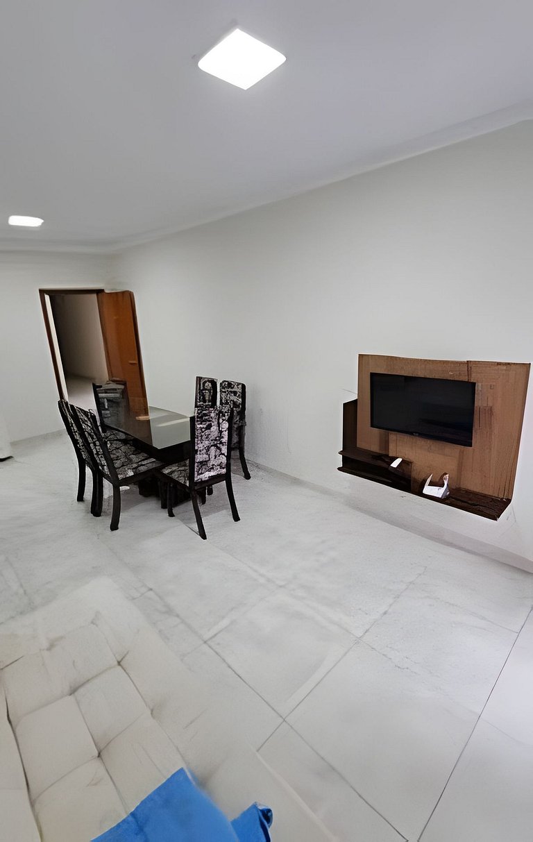 Apto com 3 Quartos 2 Banheiros com Churrasqueira