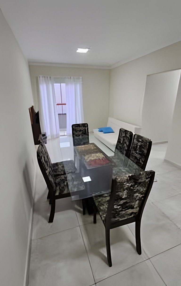 Apto com 3 Quartos 2 Banheiros com Churrasqueira
