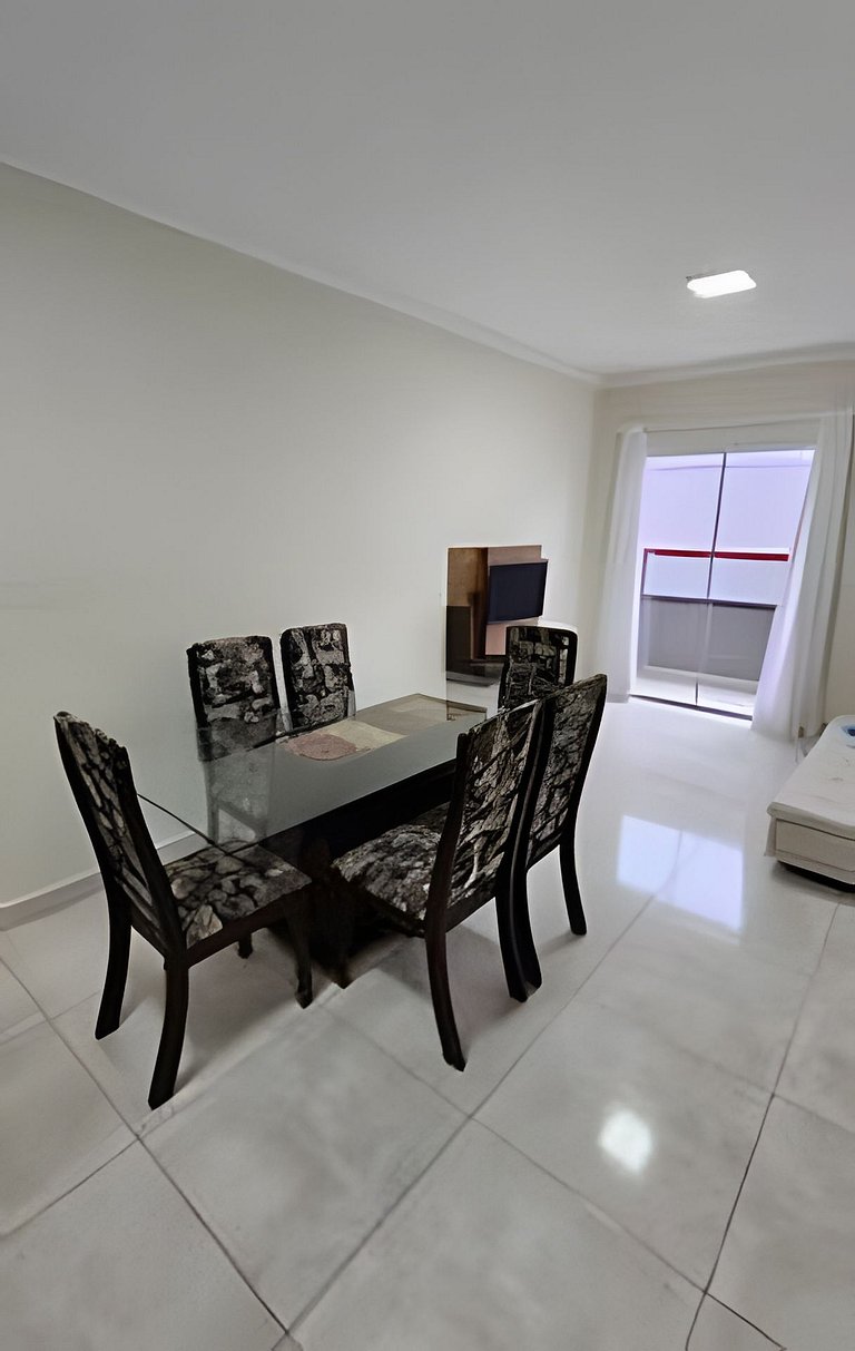 Apto com 3 Quartos 2 Banheiros com Churrasqueira