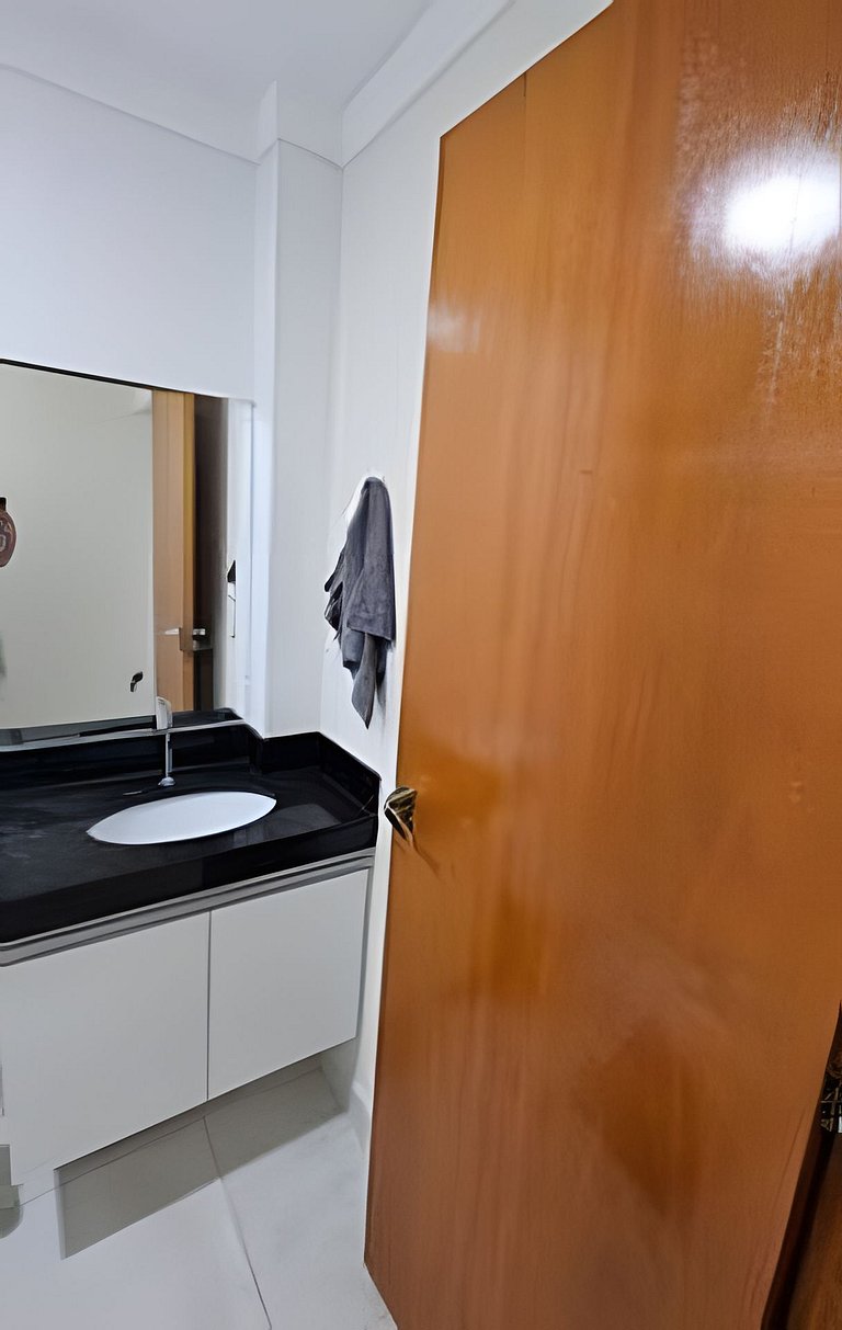 Apto com 3 Quartos 2 Banheiros com Churrasqueira