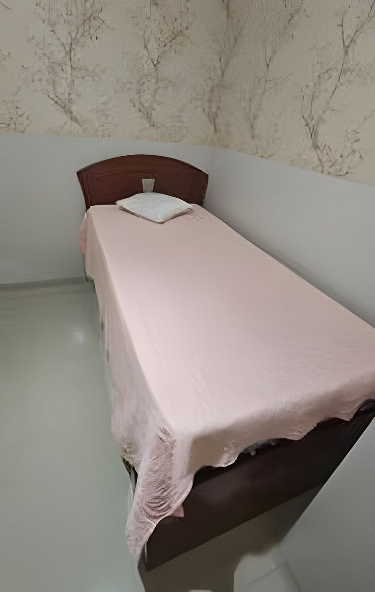 Casa 2 Quartos com Ar próximo ao P 7 e Rodoviária