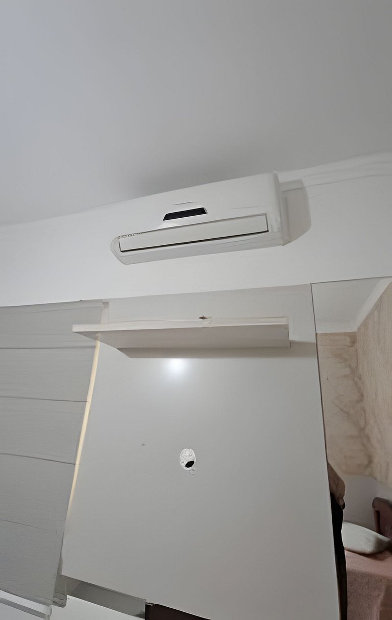 Casa 2 Quartos com Ar próximo ao P 7 e Rodoviária