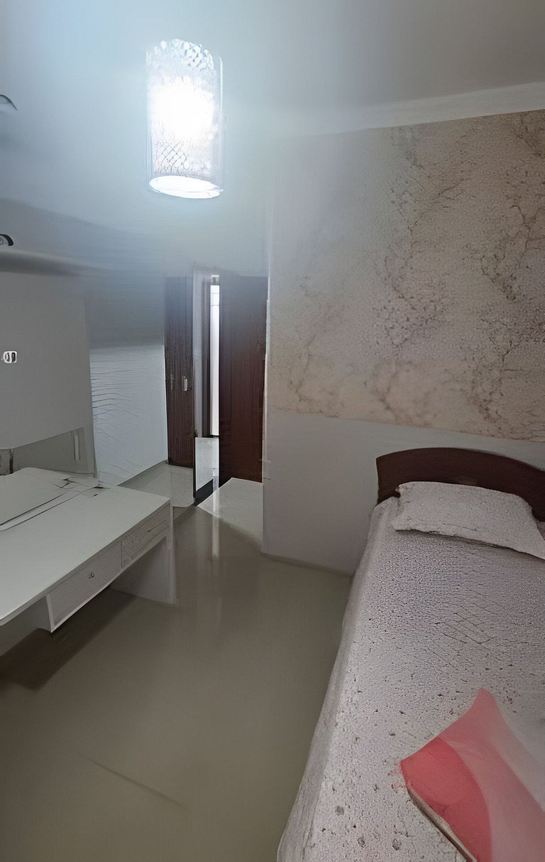 Casa 2 Quartos com Ar próximo ao P 7 e Rodoviária