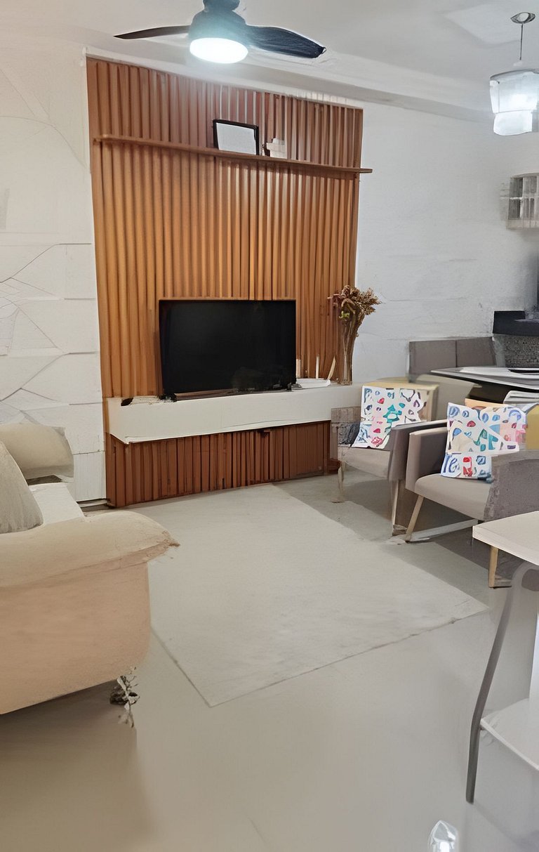 Casa 2 Quartos com Ar próximo ao P 7 e Rodoviária
