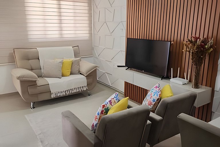 Casa 2 Quartos com Ar próximo ao P 7 e Rodoviária