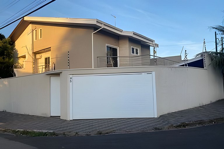 Casa Grande em Americana proximo a Rodoviaria e ao P7 Evento