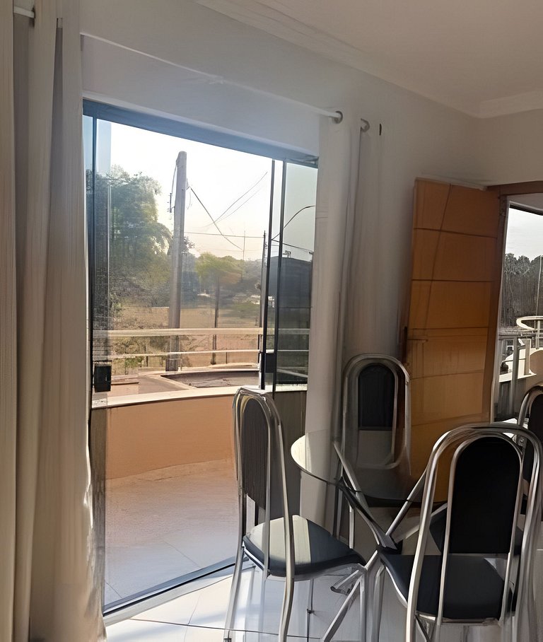 Apartamento 2 Quartos 2 Banheiros com Ar