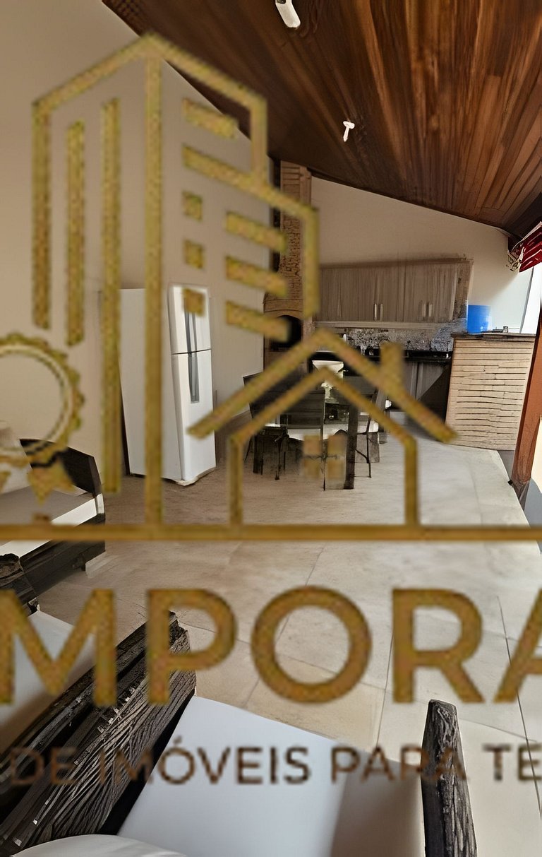 Casa com Churrasqueira e 3 Quartos com Ar cond.