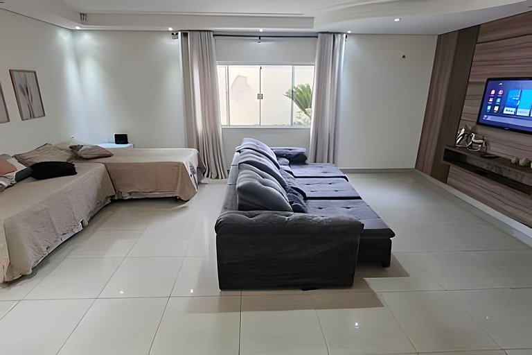 Linda Casa com Churrasqueira e 3 Quartos com Ar