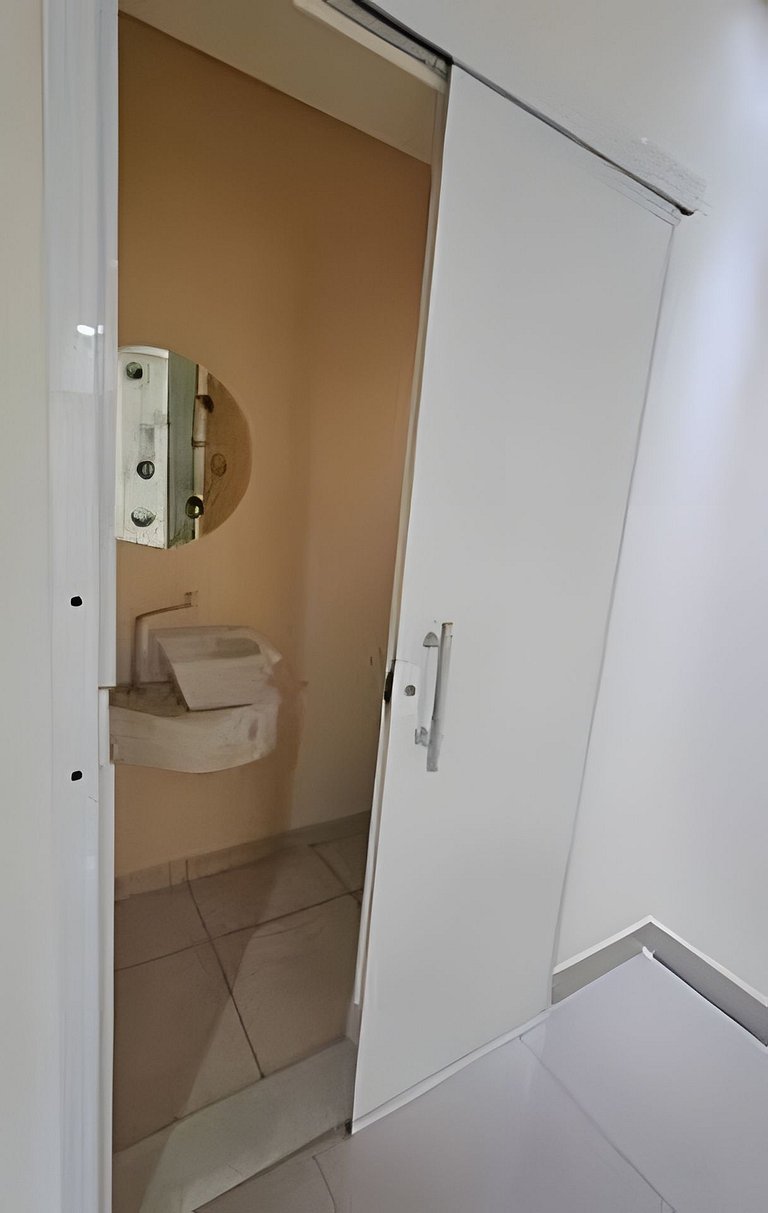 Linda Casa com Churrasqueira e 3 Quartos com Ar