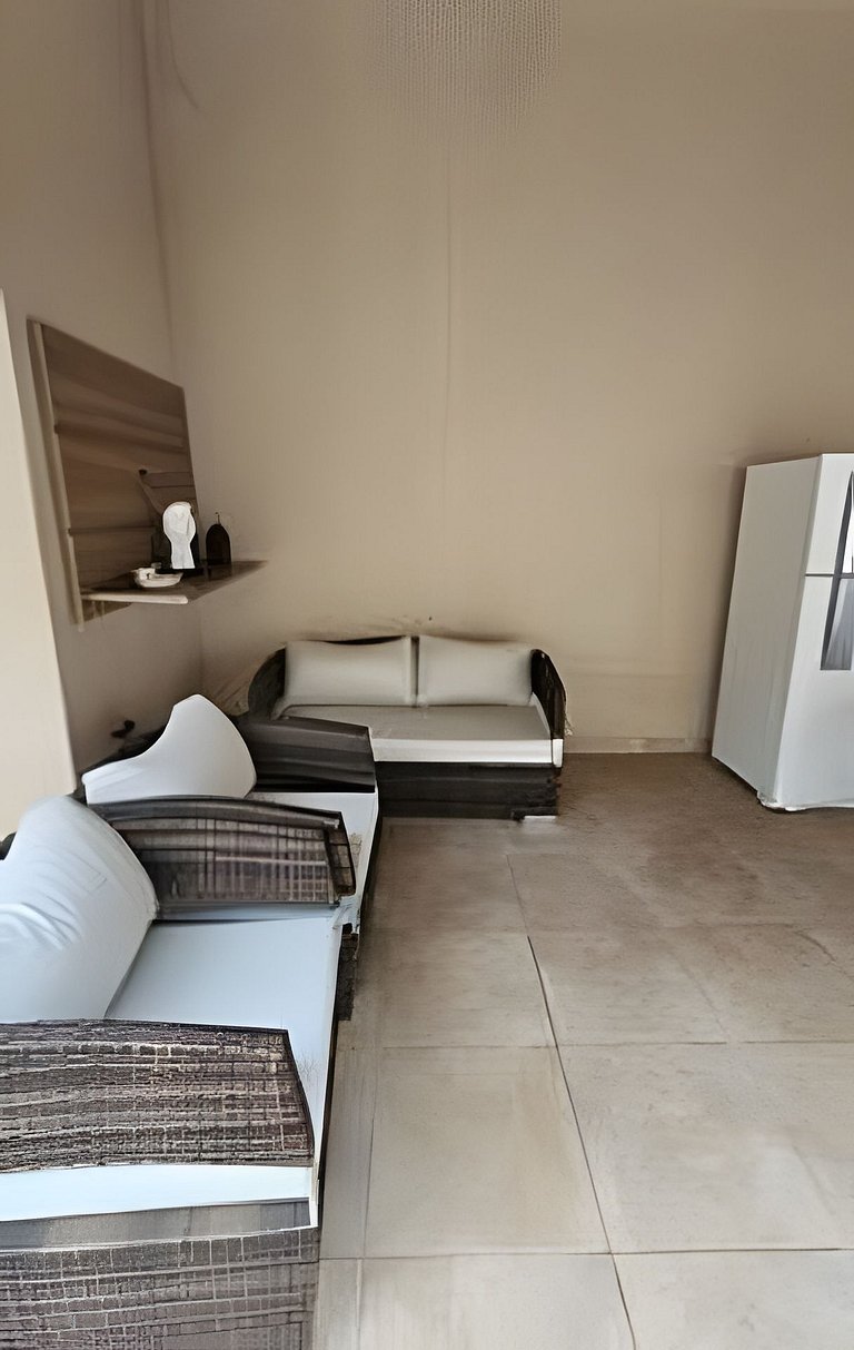 Linda Casa com Churrasqueira e 3 Quartos com Ar