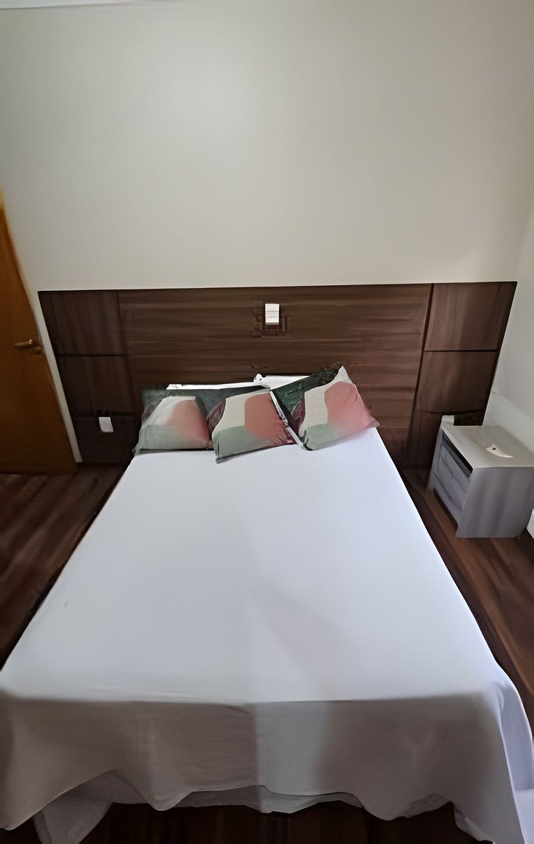 Linda Casa com Churrasqueira e 3 Quartos com Ar