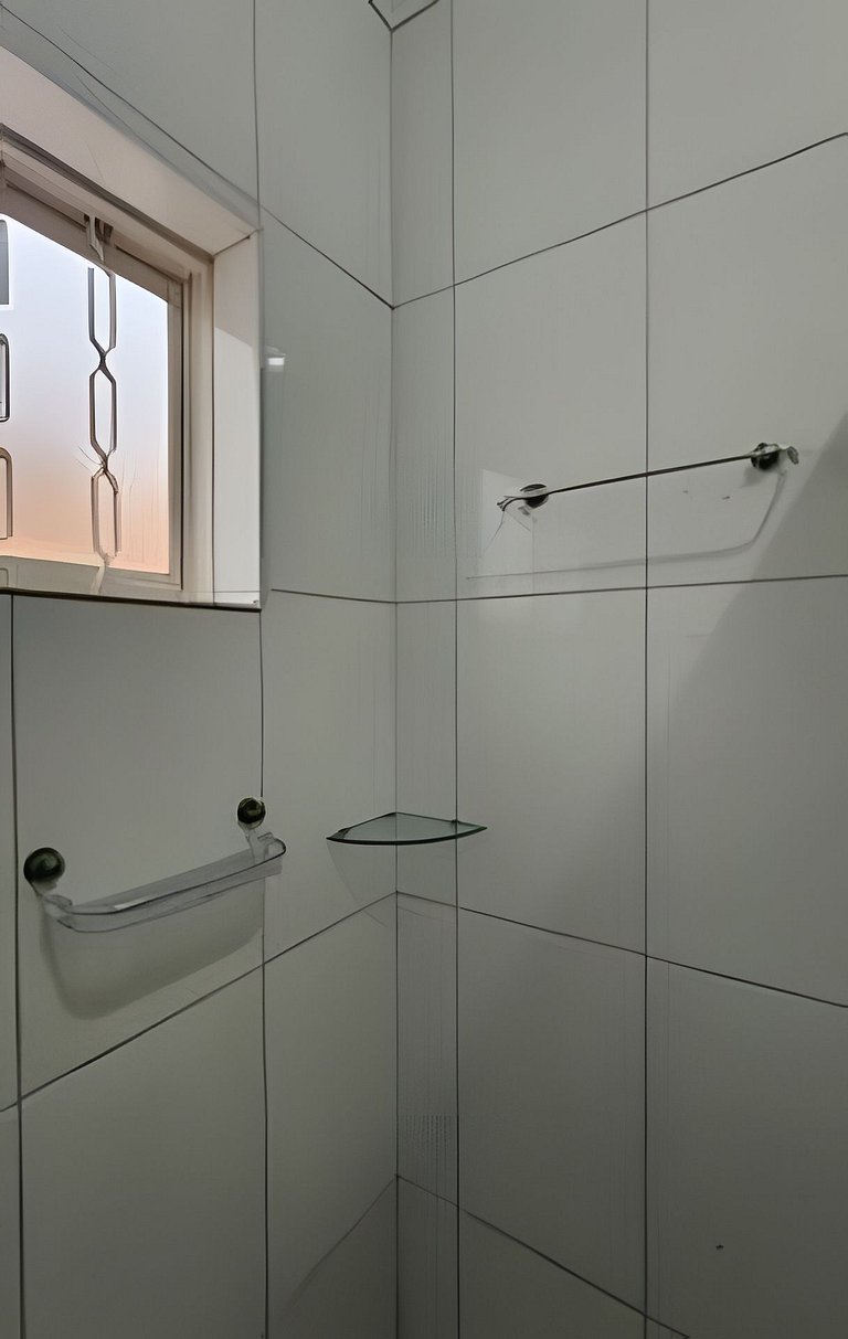 Linda Casa com Churrasqueira e 3 Quartos com Ar
