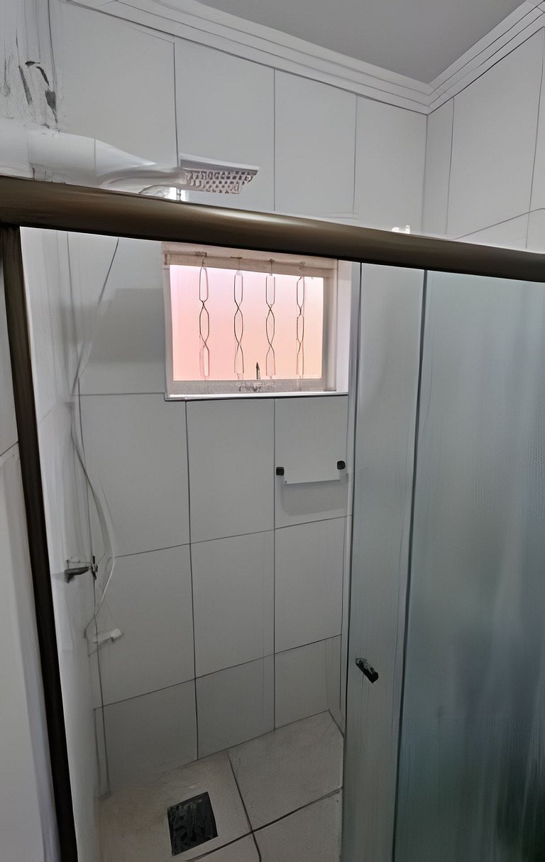 Linda Casa com Churrasqueira e 3 Quartos com Ar