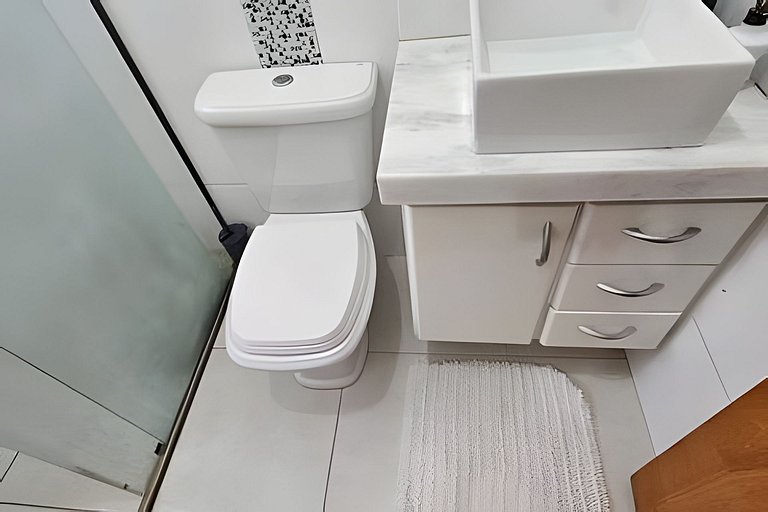 Linda Casa com Churrasqueira e 3 Quartos com Ar