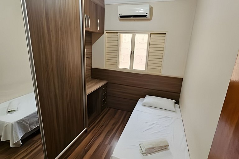 Linda Casa com Churrasqueira e 3 Quartos com Ar