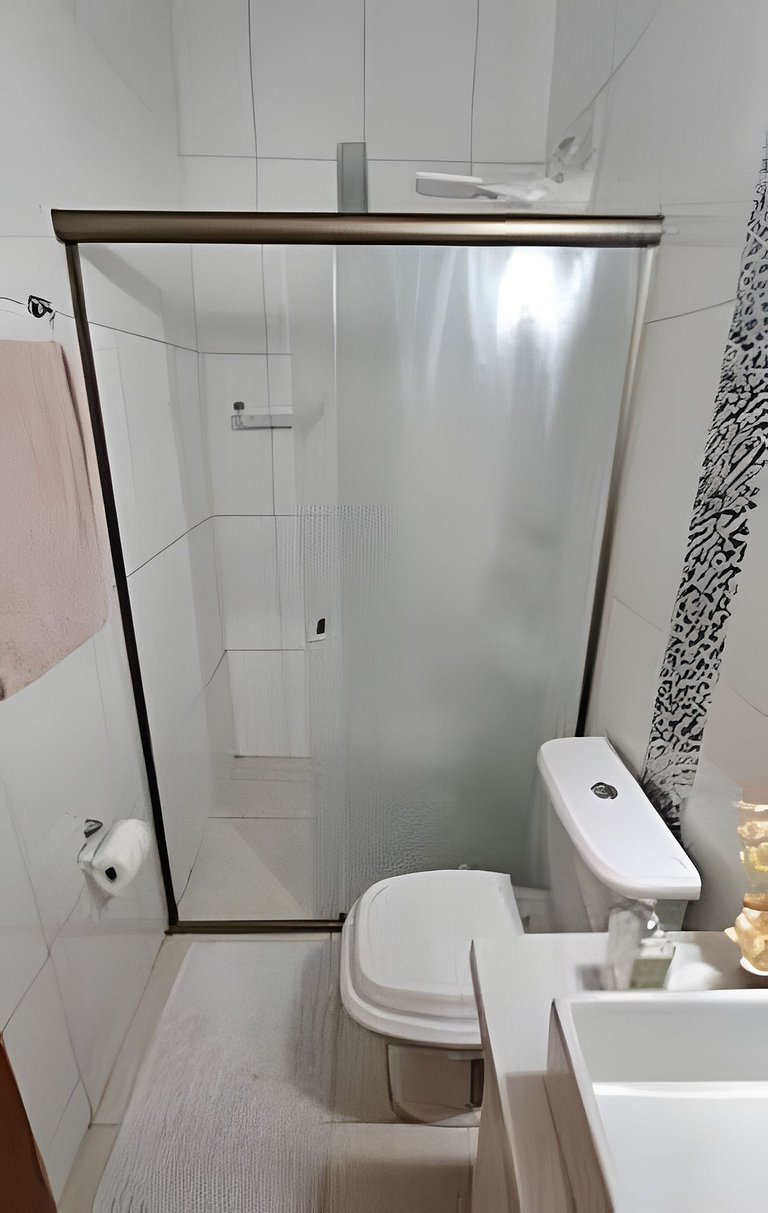 Linda Casa com Churrasqueira e 3 Quartos com Ar