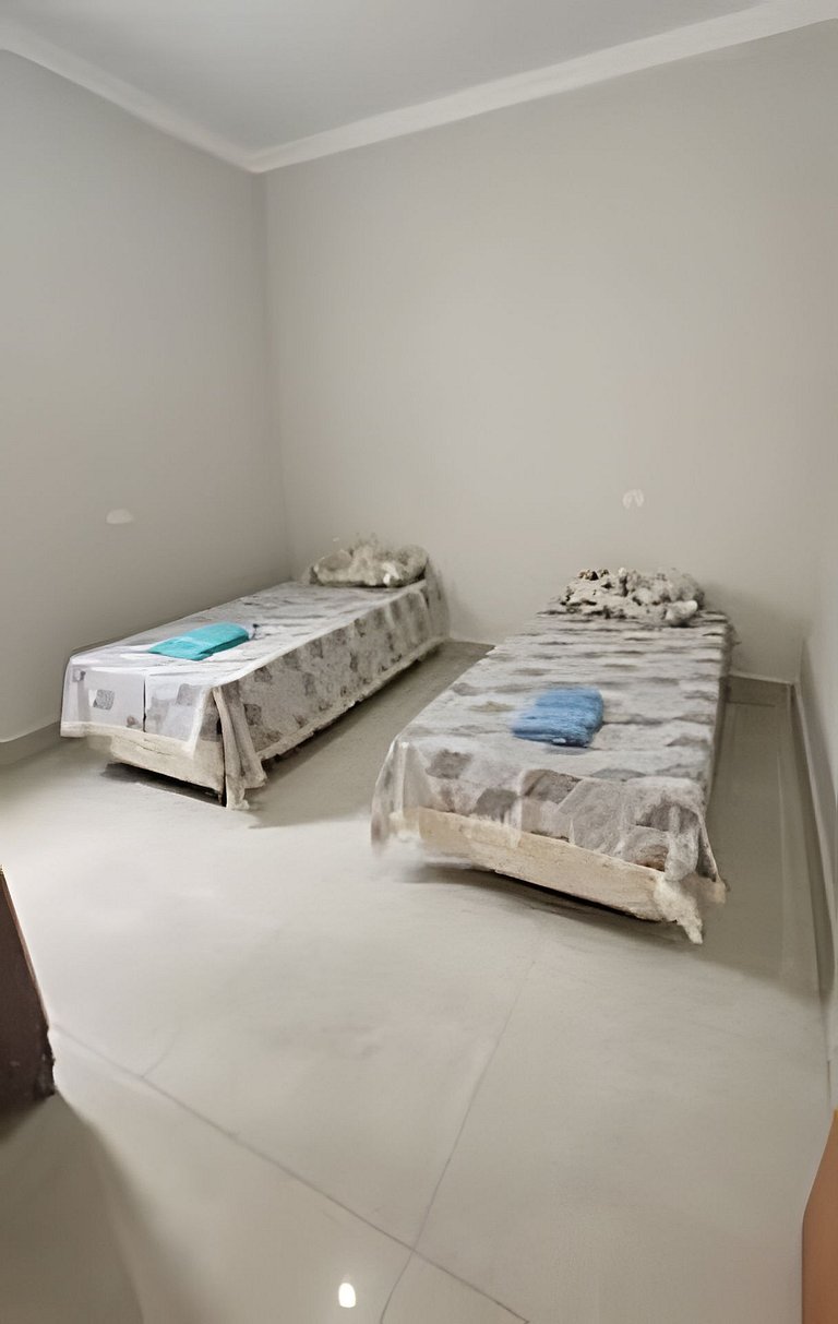 casa 2 quartos e 2 banheiros  no Centro de Santa barbara