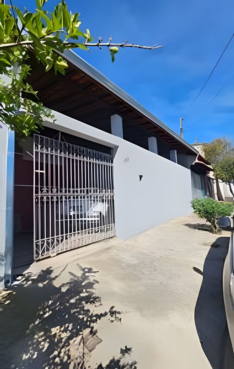Linda casa com 2 suites, 1km/2 min do ECPA ,Tupi