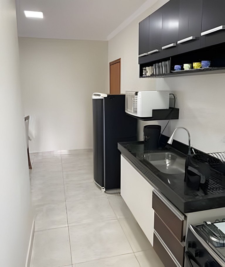 Apto Amplo Completo e Economico