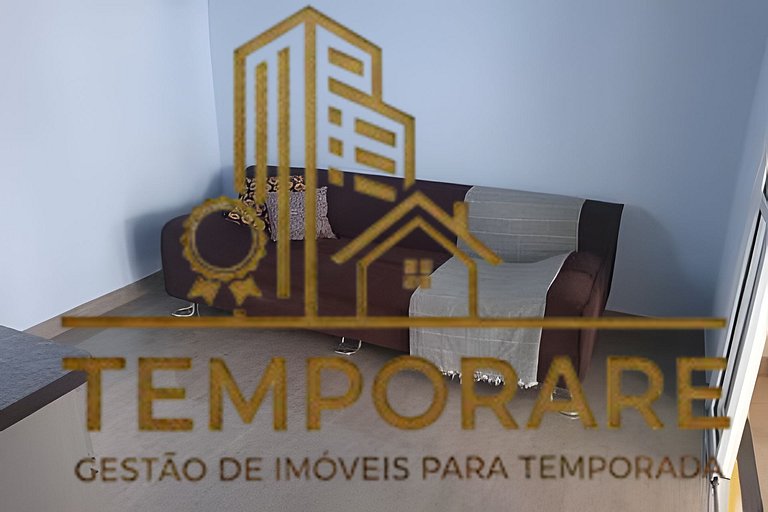 Casa com piscina e churrasqueira, bem localizada.