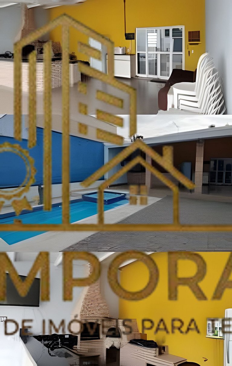 Casa com piscina e churrasqueira, bem localizada.